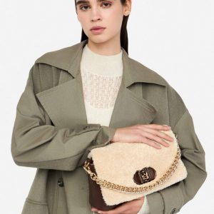 LA PUFFY MEDIA IN TEDDY