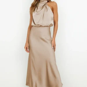 Vestra | Vestito Lungo in Raso con Scollo Halter Neck